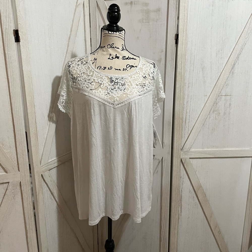 TORRID SUPER SOFT LACE TRIM TOP NWT SIZE 2X